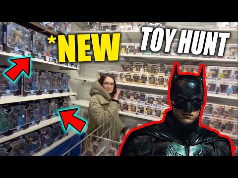 *NO WAY* HIDDEN TOY HUNTING at the FLea MArket + THE BATMAN HAUL!