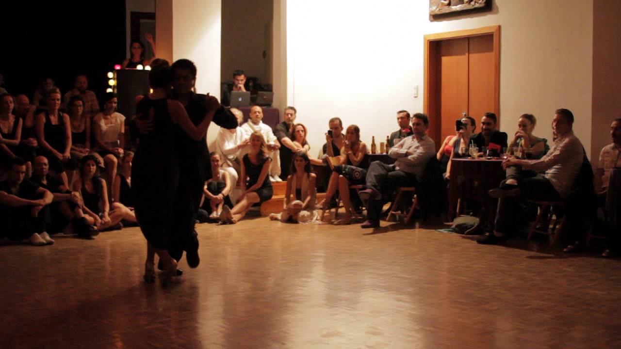 Noelia Hurtado y Carlitos Espinosa 3/4 -  Aquelarre tango