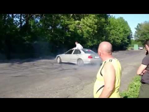 BMW E36 325i donuts & BMW E30 316i burnout