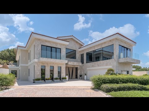 Bespoke and Newly Renovated Luxury Villa in JGE