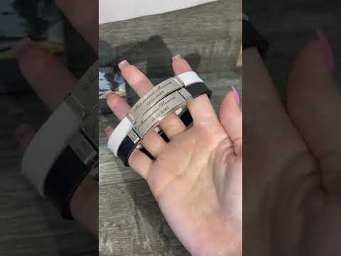 Сталевий браслет з написом "Завжди поруч" на каучуковому ремінці У подарунок хлопцю, дівчині, військовому ЗСУ - фото 3 - id-p1402498810