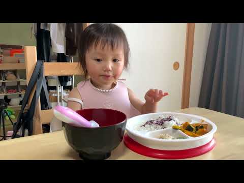 Rice, banana, boiled pumpkin, potato salad, miso soup  She got full from just one banana 🍌