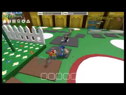 Meeting Onett in the server Beeswarm Sim