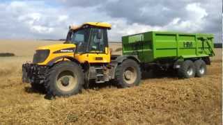 preview picture of video 'Tractor harvesting corn, braughing [August 20, 2012 14:12]'