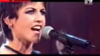 The Cranberries - This is The Day -Supersonic Italy. 04/04/2002