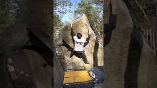 Video thumbnail of La Narine, 6a (sit). Fontainebleau