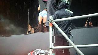 Pixie Lott - New Song - Nobody Does It Better (Isle of Wight Festival 2011)
