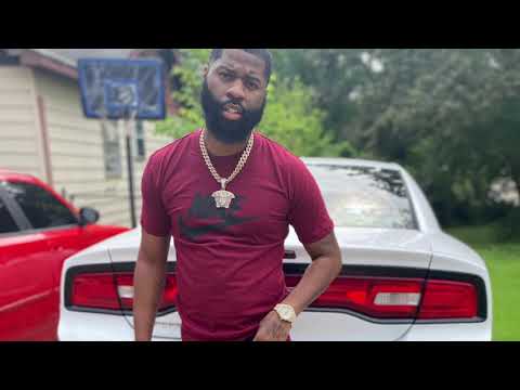 KingTana steppin on shit