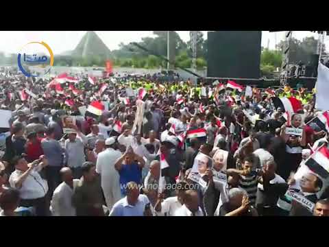 المصريون يعلنون من أمام المنصة لا للفوضى ونعم للاستقرار