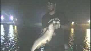 preview picture of video '100% ADDICTIVE FISHING ON THE OHIO RIVER! BIG BLUE CATFISH'