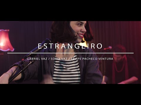 Baleia -  Estrangeiro (AudioArena Originals)