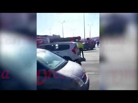 Persoană în stare semiconştientă încarcerată în autoturism, după un nou accident la Dedeman