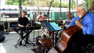 Kenny MacKenzie Trio - "Just One of Those Things" (live)