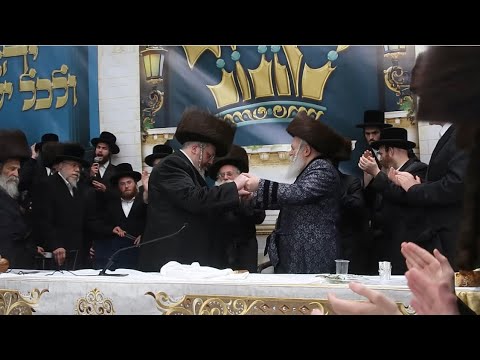 Bobev Rebbe Dancing With Belzer Rebbe’s Son At His Grandchild’s Sheva Brachos | האדמו”ר מבאבוב