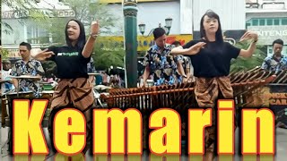 Download lagu KEMARIN II Duo Cantik Beraksi II Angklung Carehal Malioboro II mp3