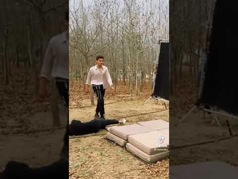 Humbe grabando el vídeo del Poeta😍💙😀