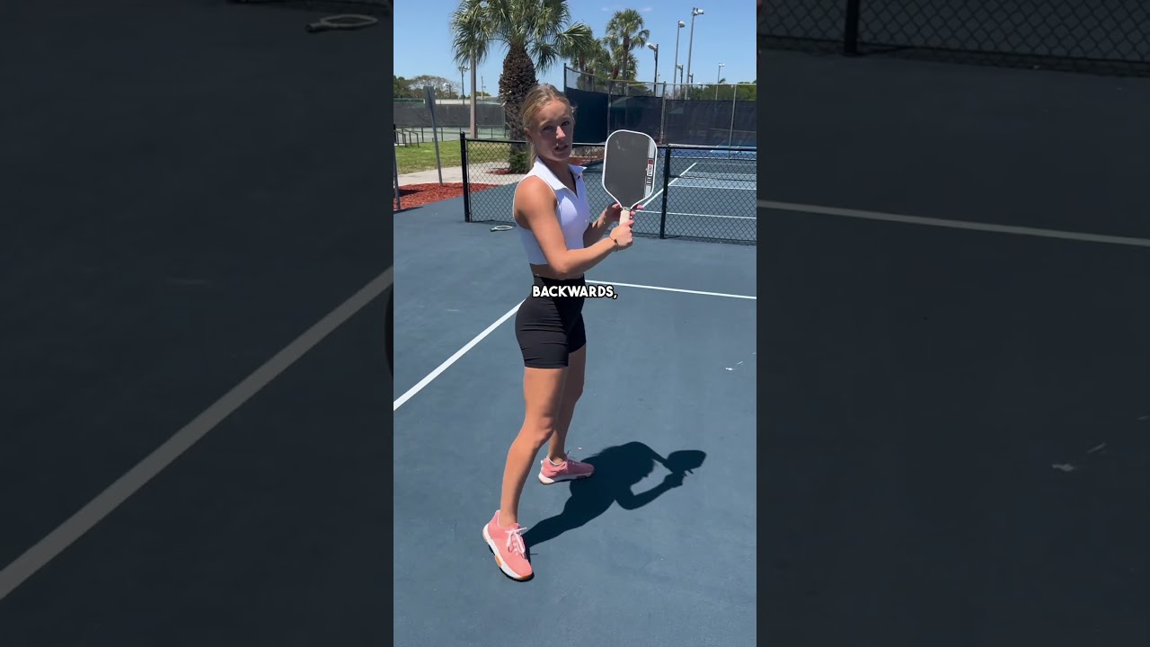 How to Hit the Overhead Backhand Smash in 3 Steps