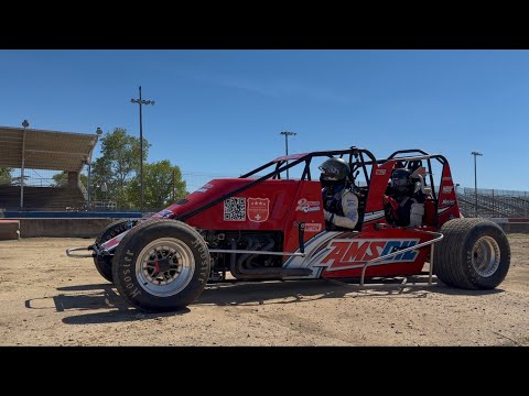 I Gave My Girlfriend a Ride in a Sprint Car!