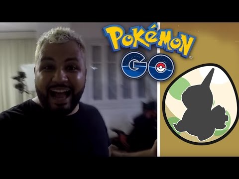 THE LARVITAR MIRACLE IS BACK! - 1 EGG A DAY 2.0 #26 - Feat. Felipe Neto and Otávio Ugá