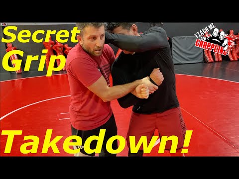 EASY Takedown with a 2 on 1 Keylock!