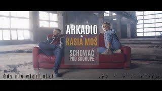 Kadr z teledysku Schować pod skorupę tekst piosenki Arkadio & Kasia Moś