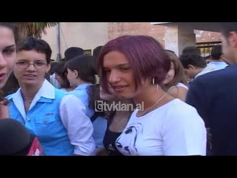 Nis sot mesimi ne te gjitha shkollat e mesme te Shqiperise - (17 Shtator 2001)