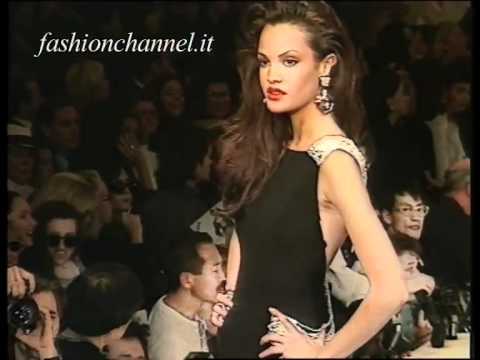 "Valentino" Spring Summer 1993 Paris 4 of 5 pret a porter woman by FashionChannel