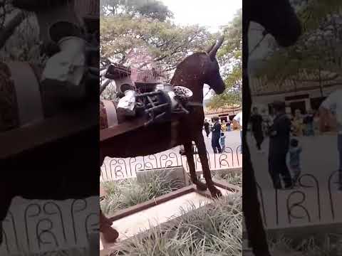 #un monumento#y su trasteo#ciudadbolivar