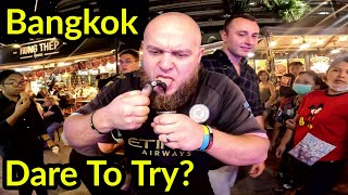 🇹🇭 EATING LIVE STREET SQUID AT BANGKOK'S JODD FAIRS NIGHT MARKET | BANGKOK, THAILAND