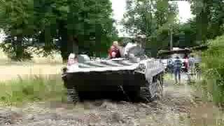 preview picture of video 'BVP-1 odjezd 2 - Army amphibious armoured vehicle'
