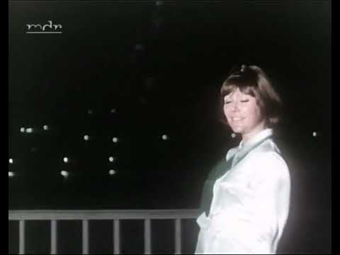 Lily Castel - Am Ufer des Stroms