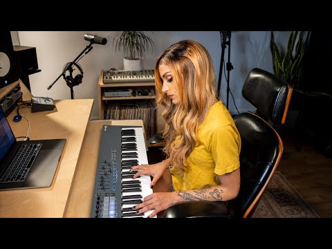 Обзор MIDI клавиатуры Novation FLkey
