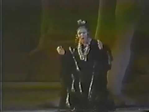 Markella Hatziano - "Ah, nos peines"