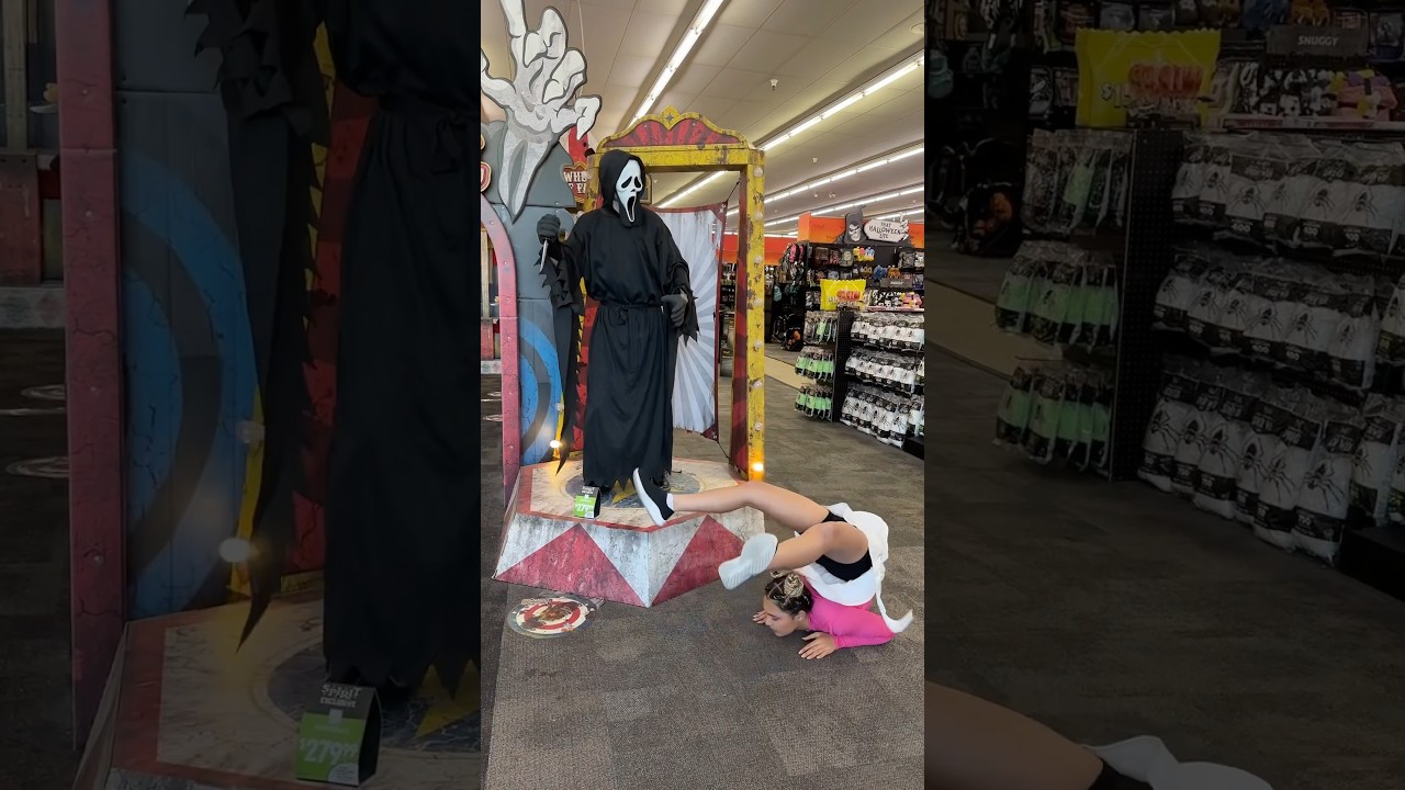 Ghost face has a new way of slaying @LibertyBarros  @spirithalloween