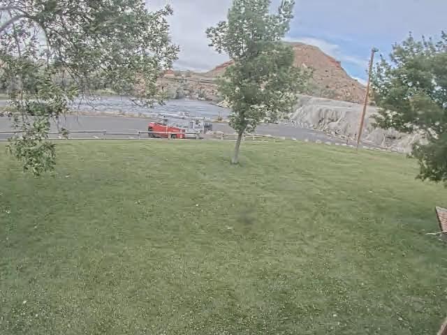 Live webcam view of Terraza Inferior del Parque Hot Springs