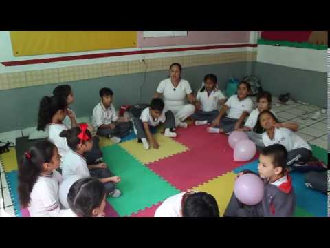 Clase de Yoga Primaria 