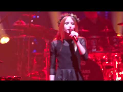 The Kelly Family feat. Lilly, Luke & Leon Kelly - Leise Rieselt Der Schnee-LIVE in Dortmund 28.12.19