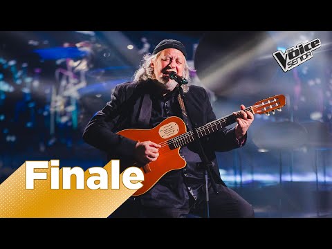 Alessandro sings "Via del Campo" of Fabrizio De André, Final | The Voice Senior Italy 2025