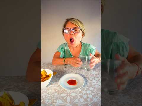, title : 'Elle goûte une sauce piquante 😱 #firstshortvideo #pourtoi #humour @ElodieCostaTheVoice10'
