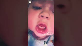 Niña hermosa se hace viral al cantar en inglés