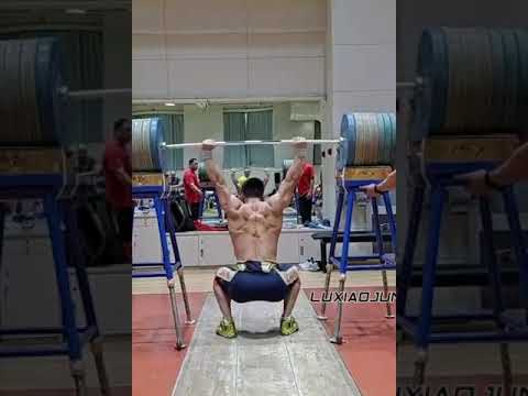 이제는 유튜브에선 흔해져버린 스쿼트 200kg