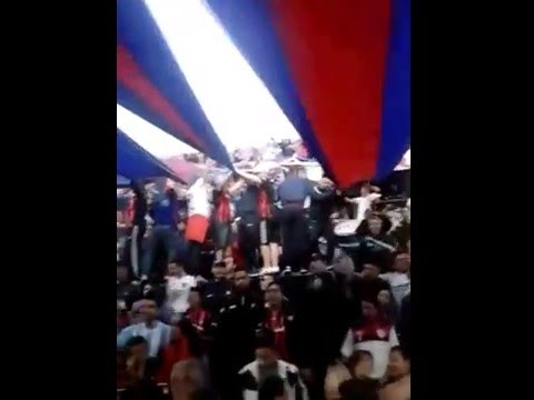 "IMPERDIBLE lo que hace ésta hinchada" Barra: La Gloriosa Butteler &bull; Club: San Lorenzo