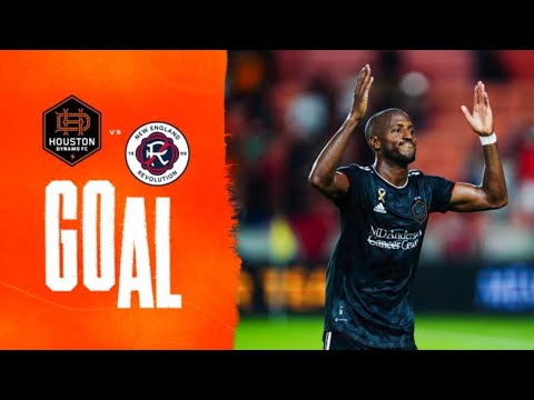 GOAL: Fafa Picault scores a banger to seal the victory!