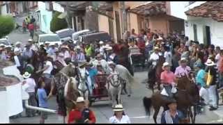 preview picture of video 'CABALGATA FERIAL 131 AÑOS ANDALUCÍA 2015'