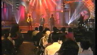 Download lagu Umbrella Bukalah Hatimu mp3 Download lagu Umbrella Bukalah Hatimu mp3