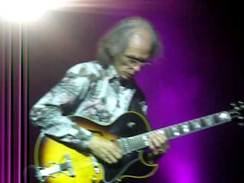 Steve Howe and YES Jammin