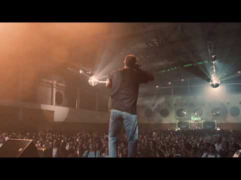 BEATBOMBERS FEAT MAZE - BRILHANTES DIAMANTES LIVE @ SBSR