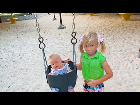 НИКА ПЕРВЫЙ РАЗ НА КАЧЕЛЯХ. НИКА ЛАЙФ