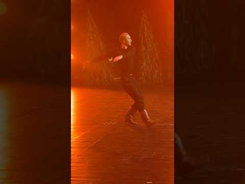 Як він ЦЕ РОБИТЬ?! Український танцівник🔥 #Virsky #ukrainian #dance #tricks #танець #вірського