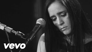 Julieta Venegas - Vuelve ((En Vivo) (Video)) ft. Javiera Mena, Gepe